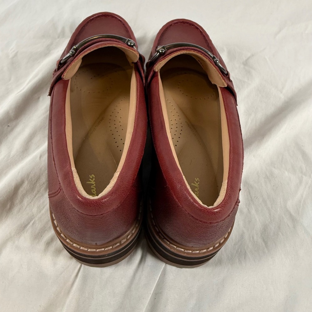 EUC Clarks Womens Burgundy Leather Bit Loafers Lug Sole Platform Shoes 9.5 M - Picture 4 of 9